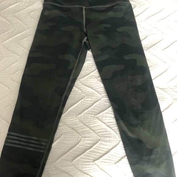 Lilybod camo leggings. Size small. - Picture 5 of 6